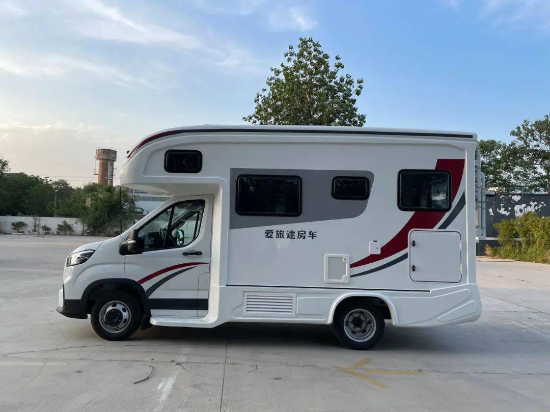 624西安房车展爱旅途夕阳红四号大水电大储物适合国人的房车