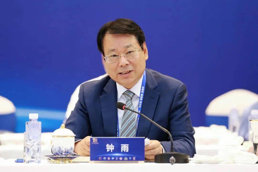 钟雨:弘扬产业情怀,践行发展担当过去一段时间,中国
