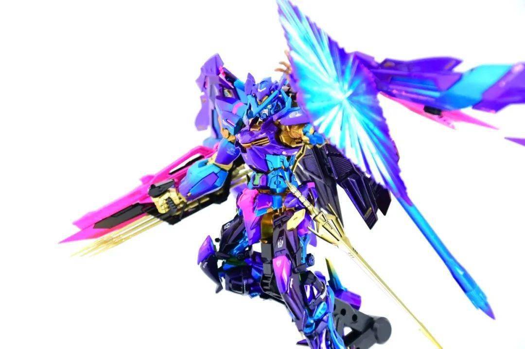 亮瞎眼金异端天哈娜这钛石英涂装太炫了