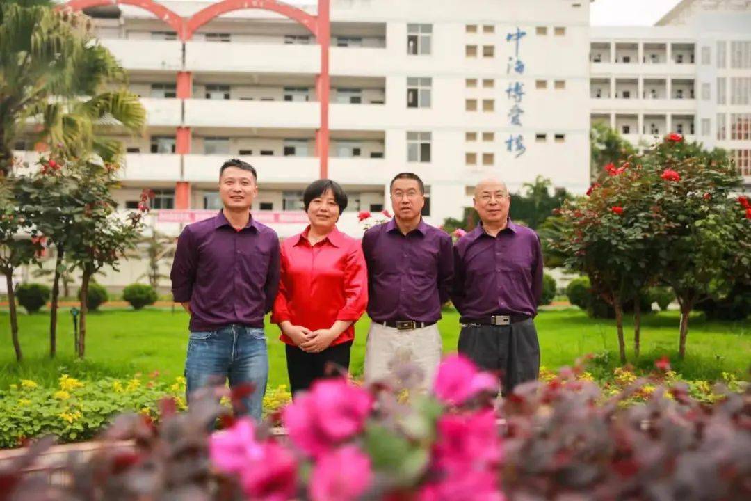 【汉源一中高一师资】争当育人模范 勇为教学专家_雅安市_工作_成绩