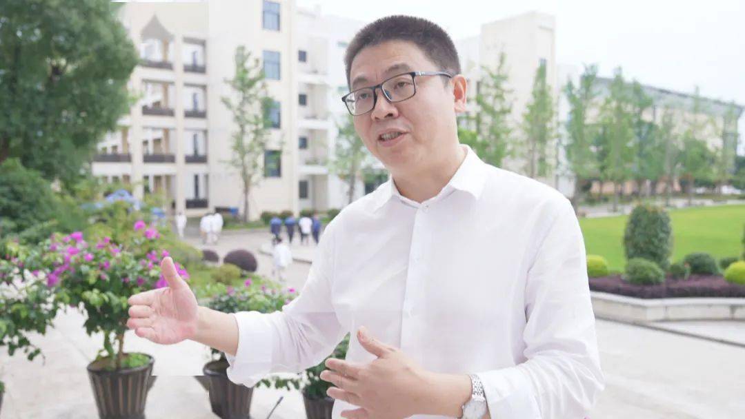 温州中学校长 吴军:龙港中学的学生有机会到温州中学参加研学活动.