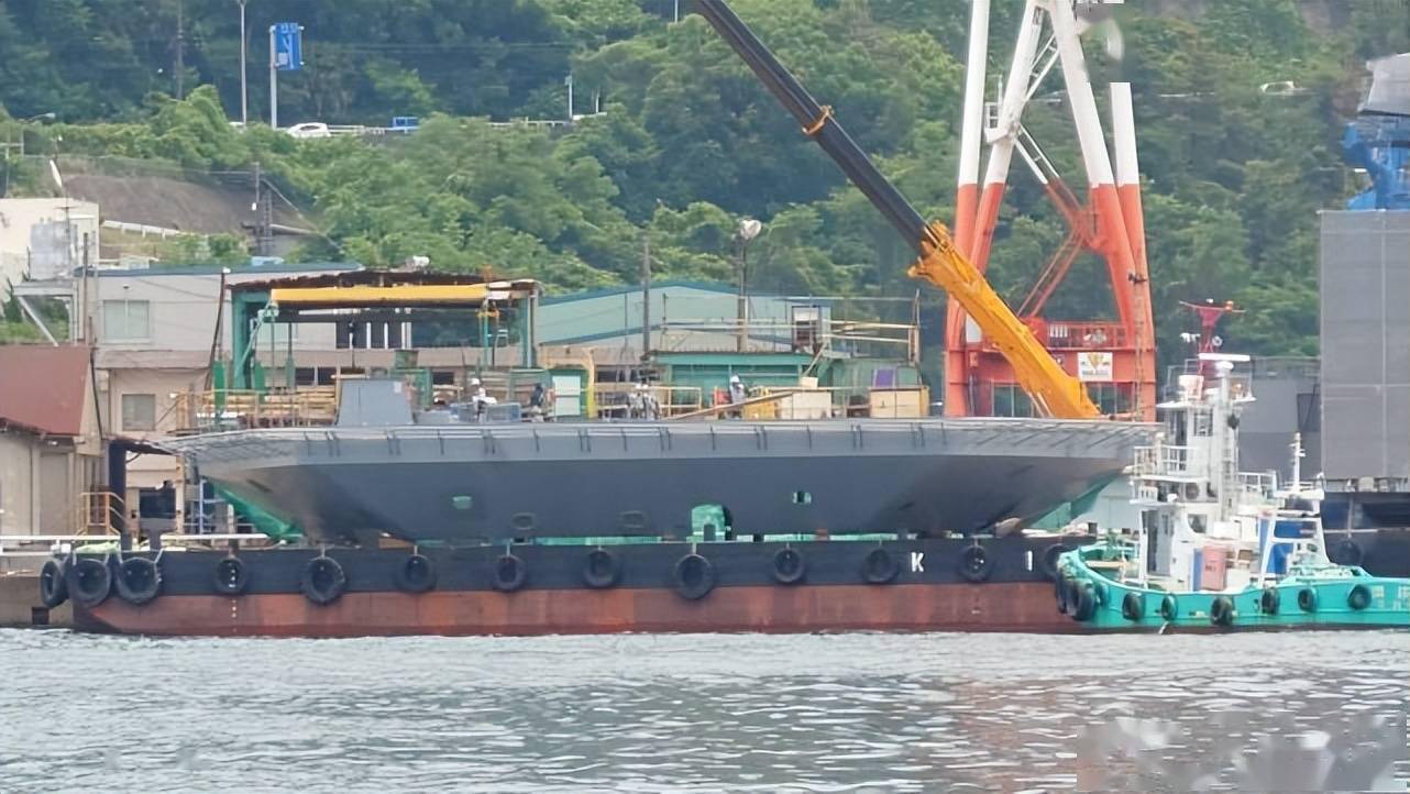 偷梁换柱日本加贺号航母化改装开始安装新舰艏搭载隐身战机