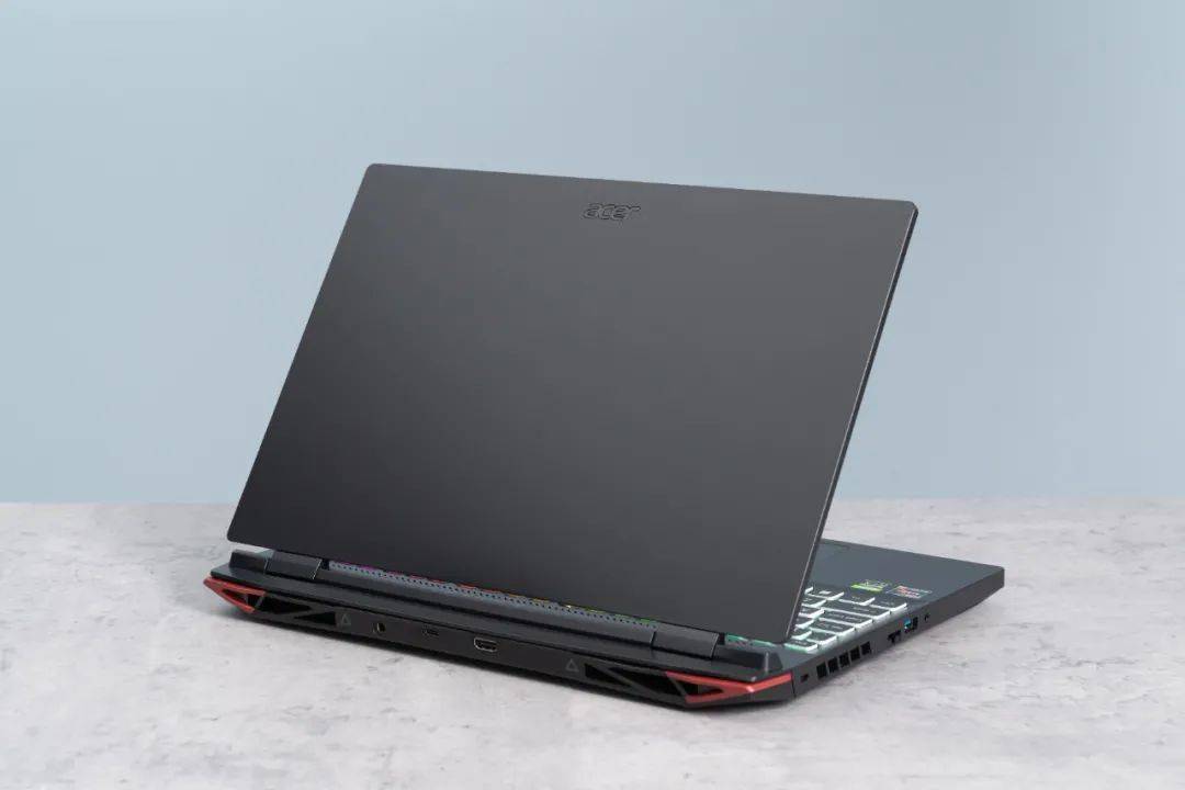 高性价比的满功耗独显游戏本宏碁暗影骑士龙测评