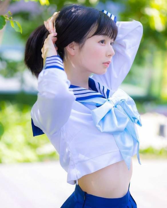 天使童颜下的魔鬼身材!日本正妹:くりえみ美照赏