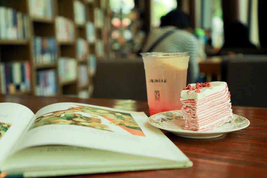 咖啡浓香书卷馥郁这里是汉口路22号