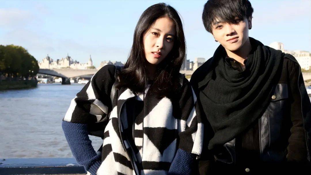 张碧晨好友晒出其怀孕照否认代孕怒斥黑粉曝孩子是早产儿