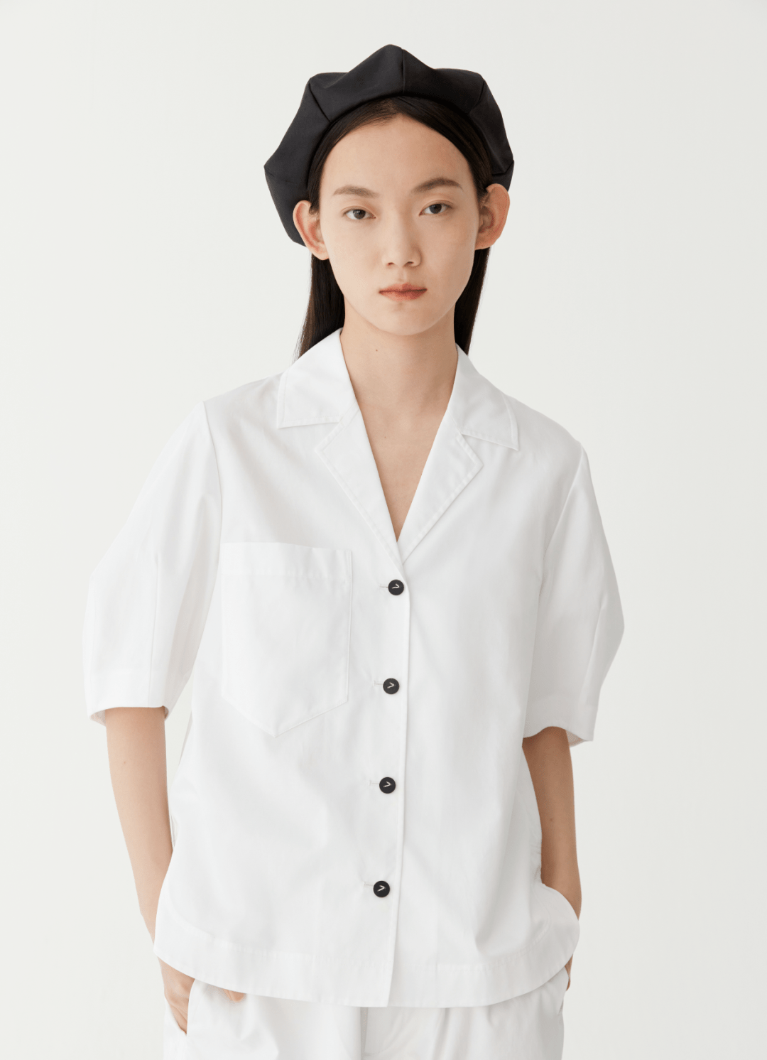 店铺地址:a馆二楼 aum噢姆 专柜本文内容为广告- 具体折扣信息,商品