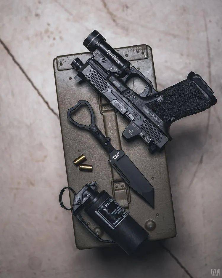 枪械摄影时刻保留对它的一份敬畏之心