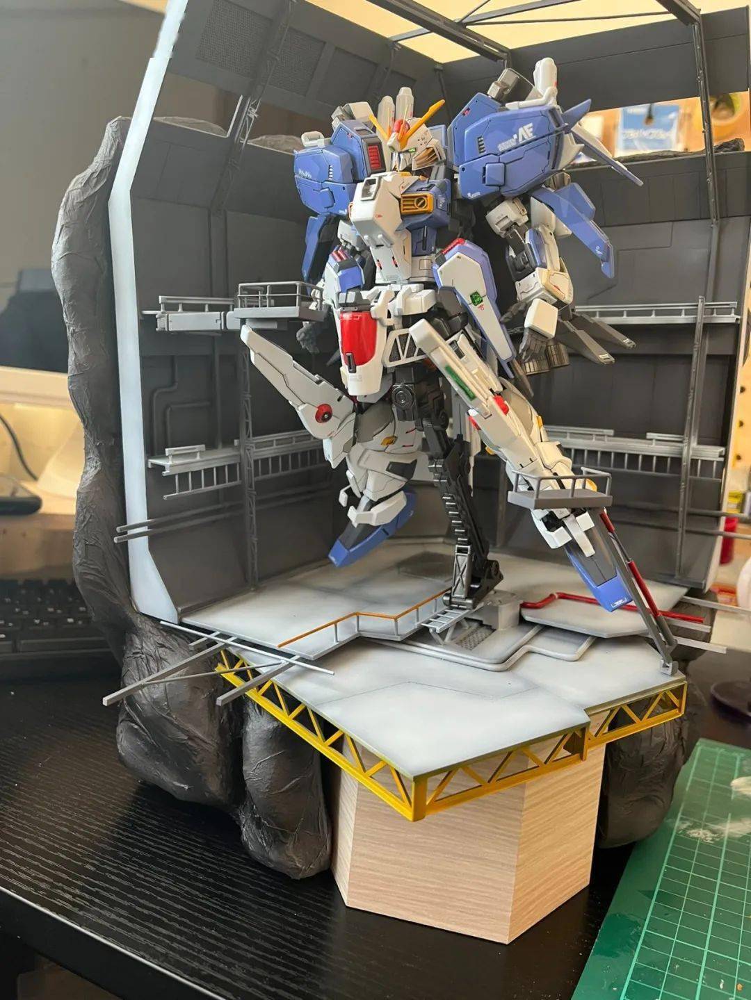 exs高达改造维修场景绝绝子