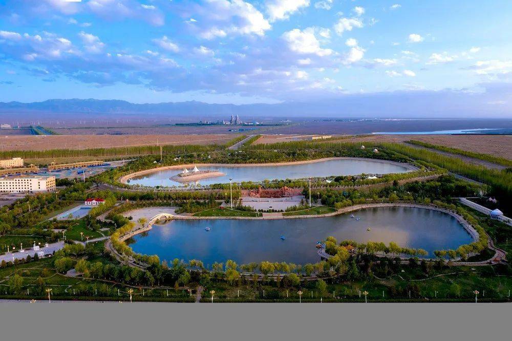 酒泉阿克塞城市风光无限好