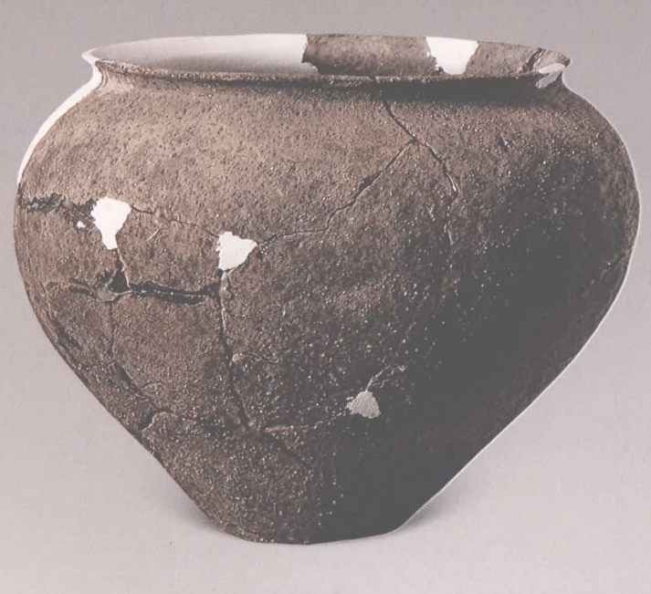 陶罐,81gst23: 14,夹砂灰陶.口径15.7,底径5.5,高16厘米.28.