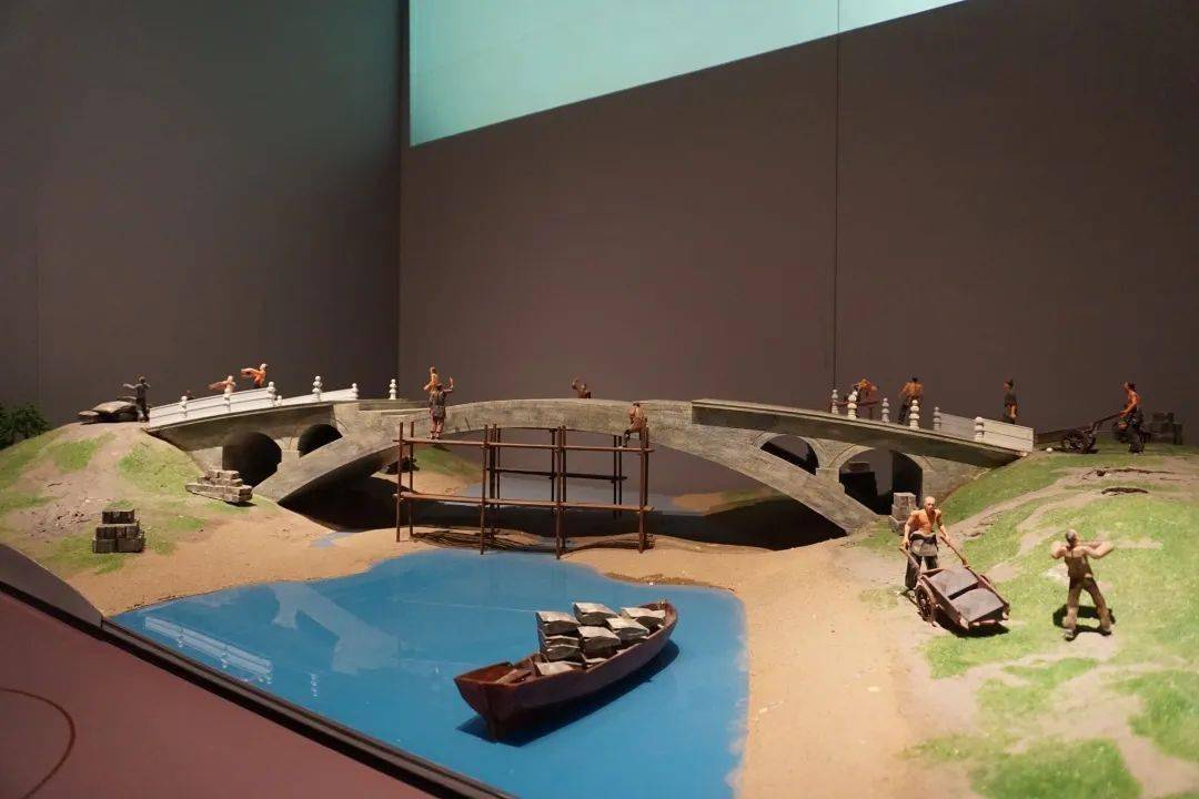 博物馆列举了"奇巧固护,甲于天下"的赵州桥,"数不清狮子"的卢沟桥,曾