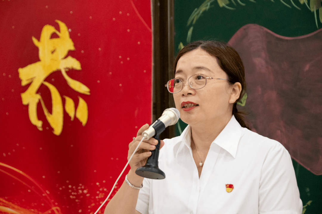 教育是不断创造人生的可能性;校党委书记刘玉萍向全校教职工分享了