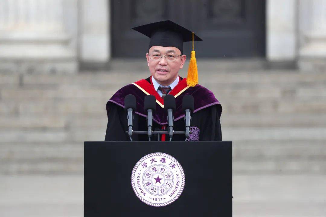 校友代表郑方在2022年研究生毕业典礼上的发言67设计可持续的未来