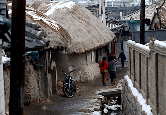 70年代的老照片韩国首尔vs中国北京