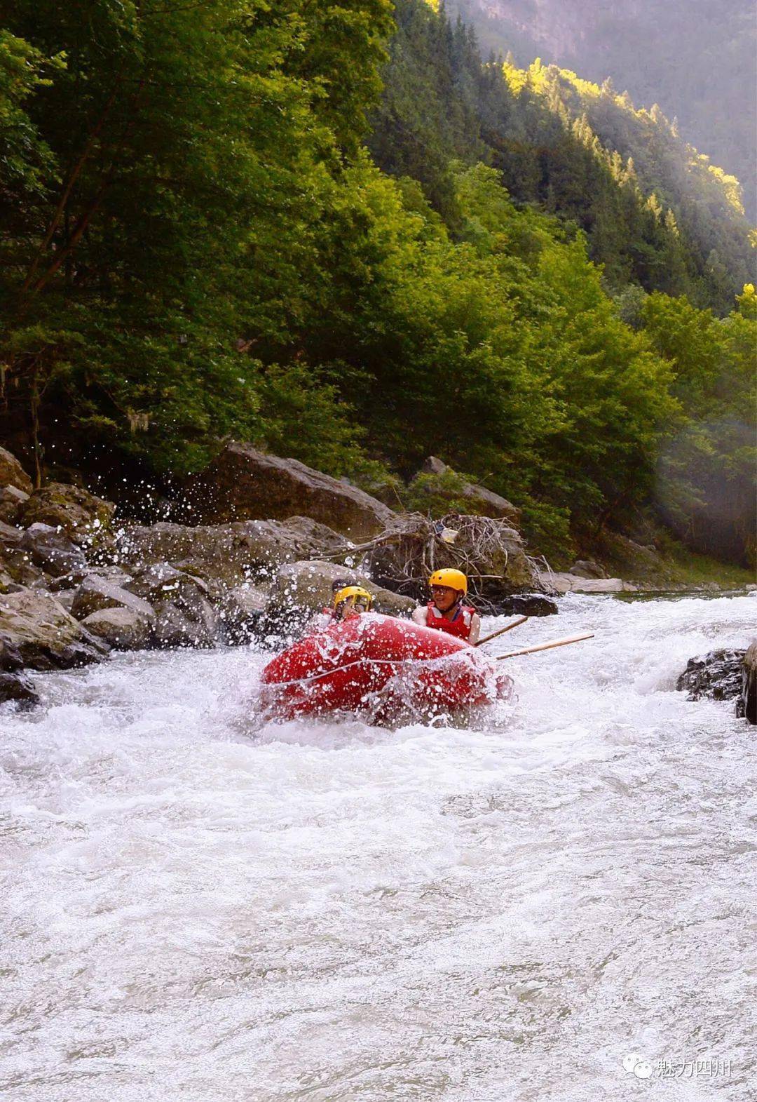 避暑胜地巴中诺水河景区观溶洞奇景玩激情漂流
