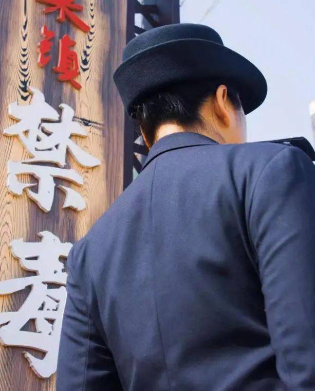 这些背影里藏着禁毒民警的秘密