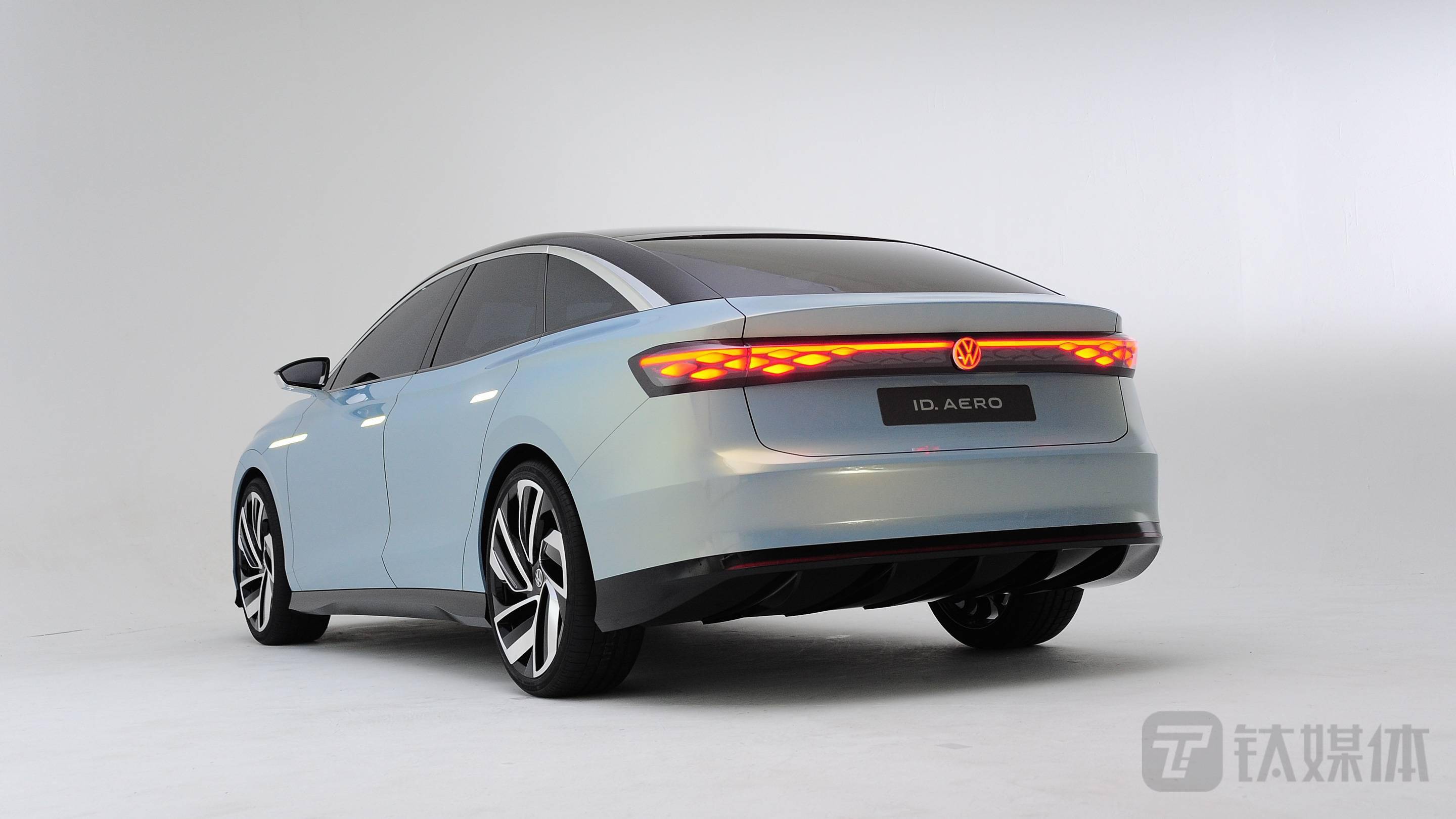 首款全球纯电轿车大众汽车idaero首秀实拍