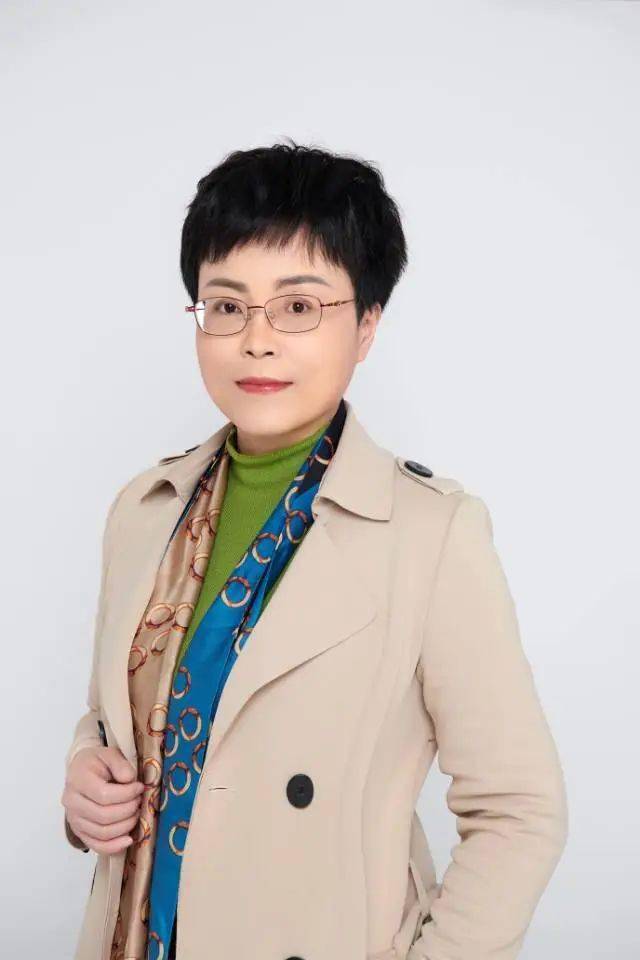 敦品师者爱为底色暖育人心带您走进王彦老师