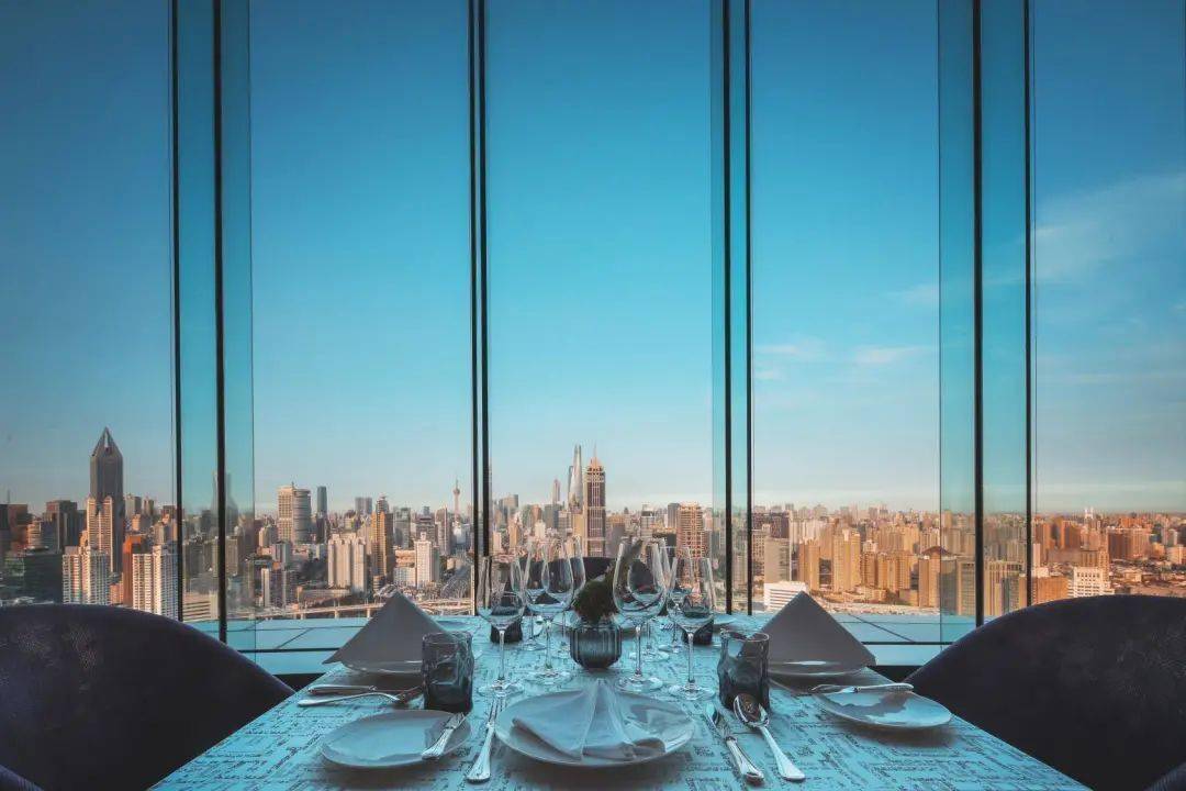 上海新锦江大酒店蓝天旋转餐厅淮海路360俯瞰城市美景的梦幻奢华水晶