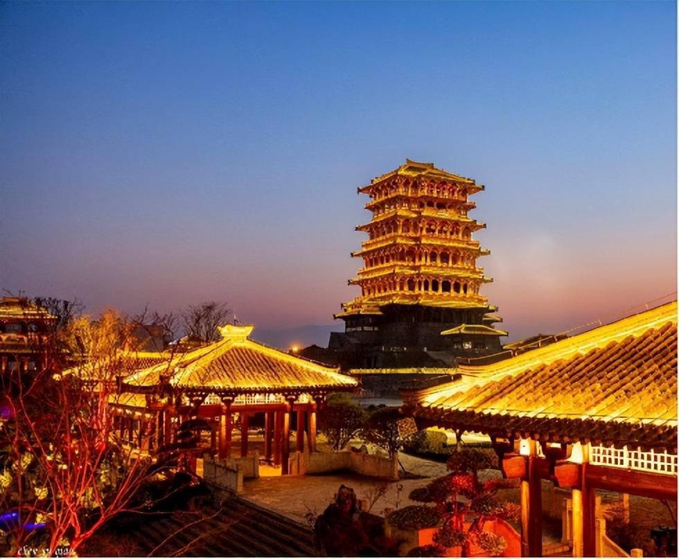 天汉长街知有汉秀出新夜态点亮夜经济