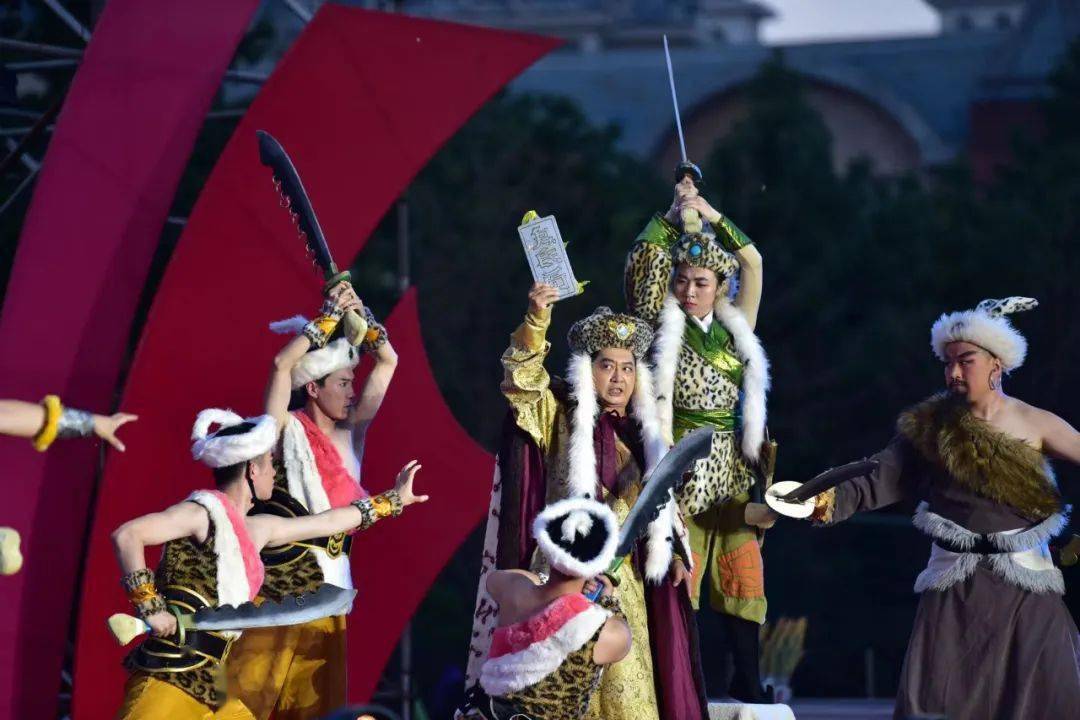 建市30周年文化惠民好戏连台满族新城戏铁血女真演绎民族精神