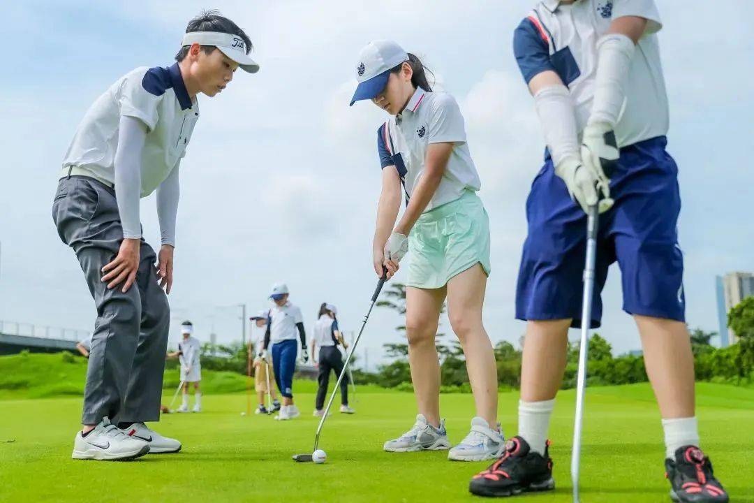 高尔夫夏令营| 挥杆千亩果岭之上,悦享九洲美好生活_运动_活动_实景图