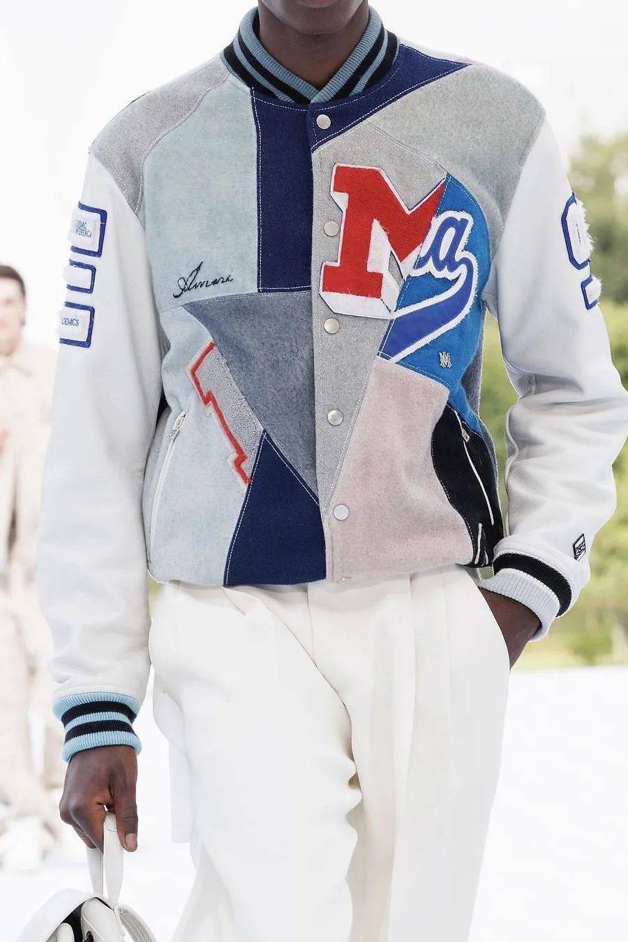 对话02mikeamiri从地下工作室到重新定义奢侈的沉淀步履