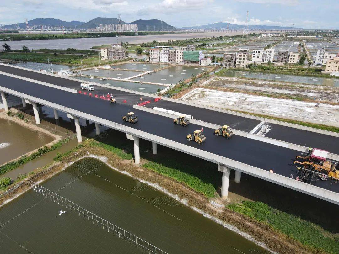 香海大桥主桥以西的白蕉段桥面上这些建筑应当要拆除而考虑到后续通车