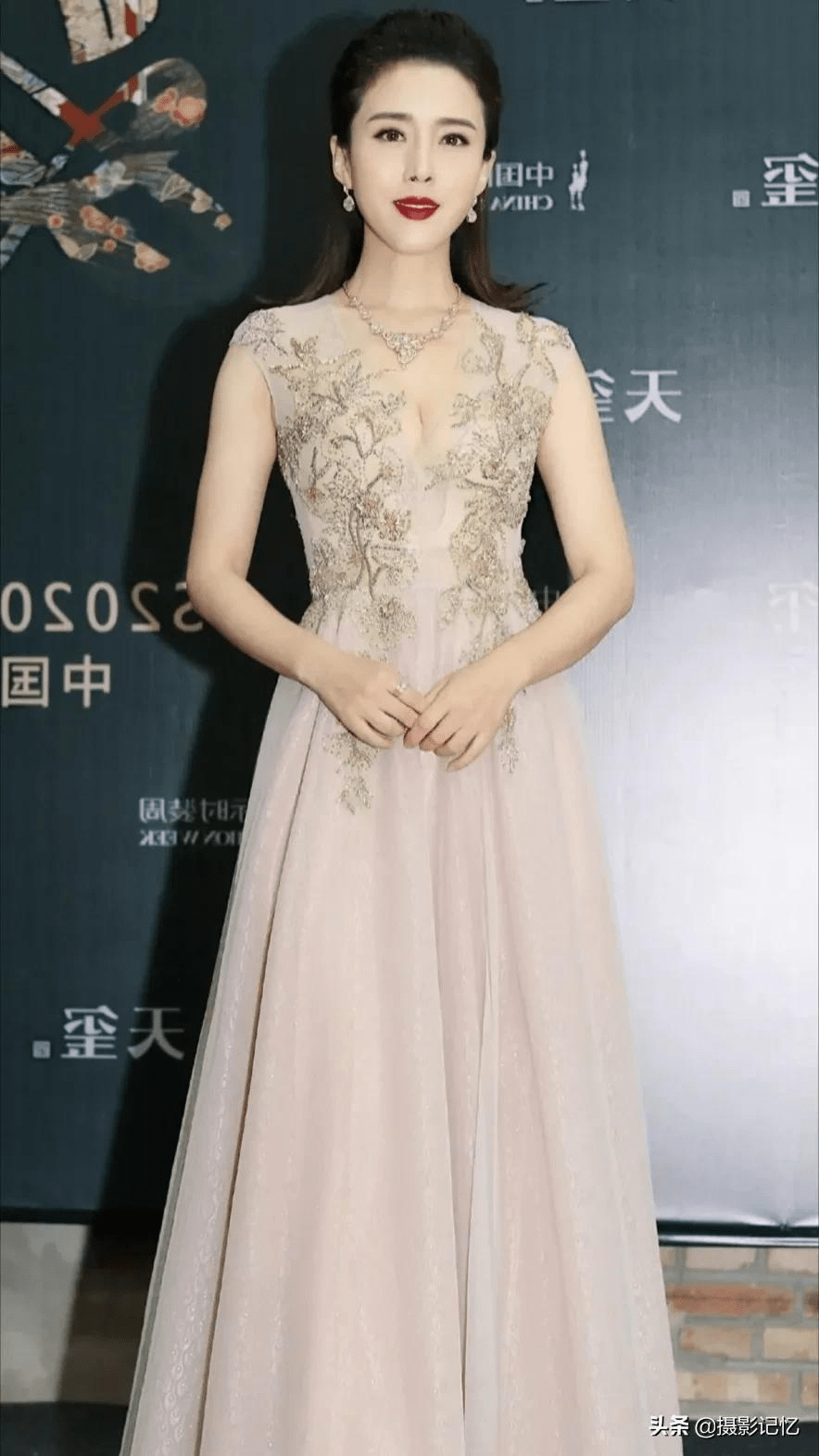 颜丹晨佳人真绝色