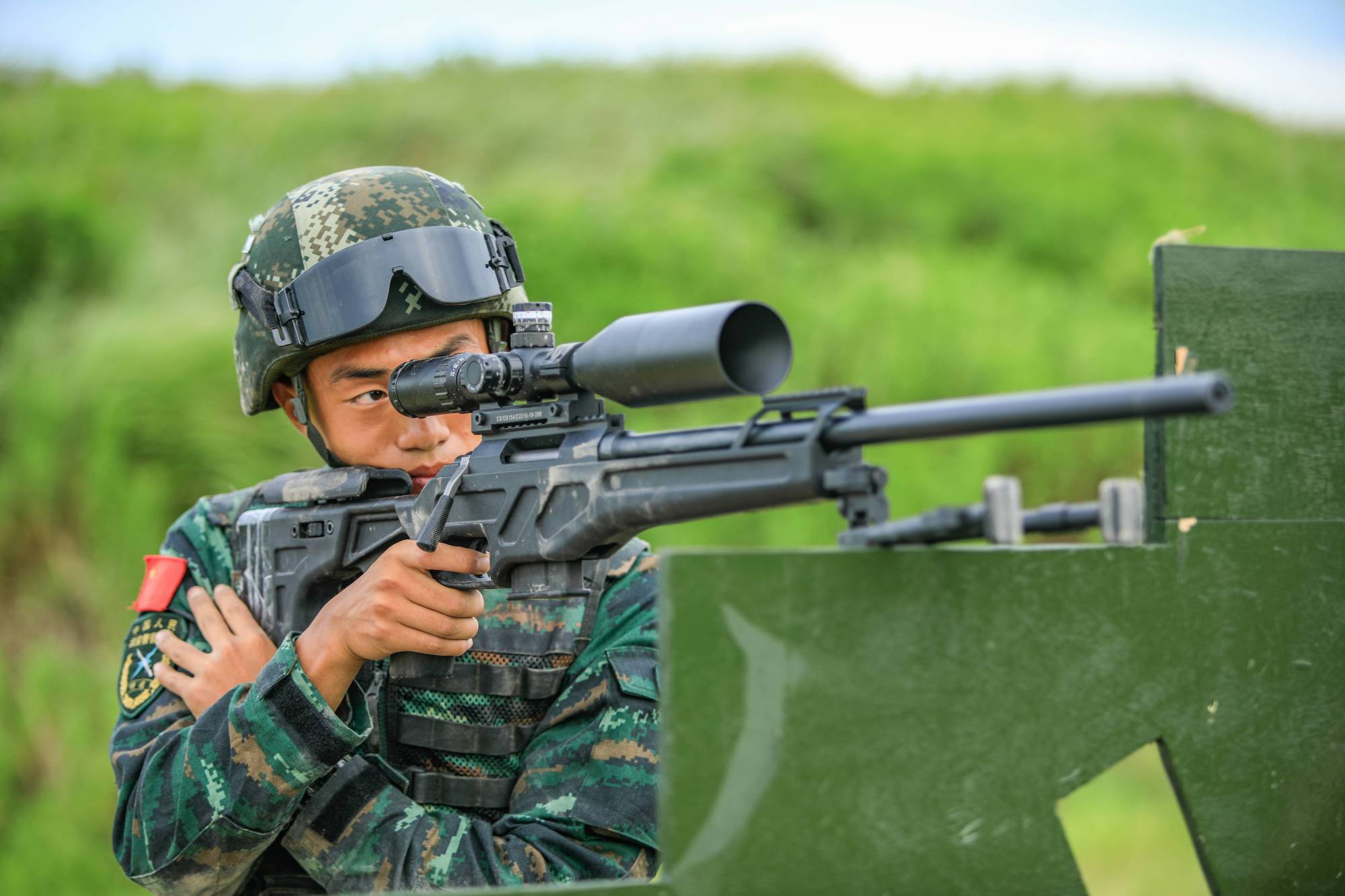 中国武警武器装备图片