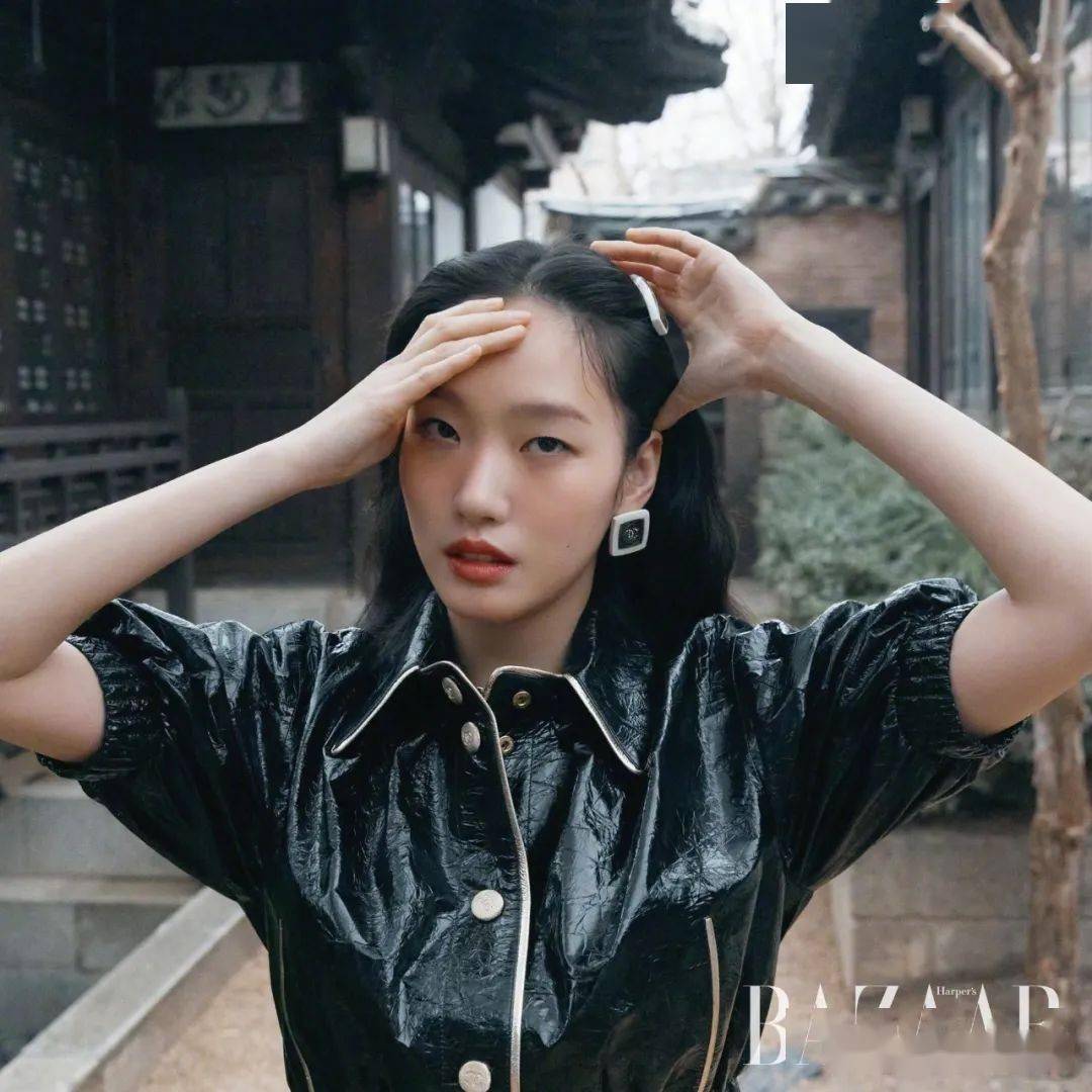 韩国女星金高银《elle》封面大片,烟熏妆羊毛卷酷劲十足_朴珍荣_新刊