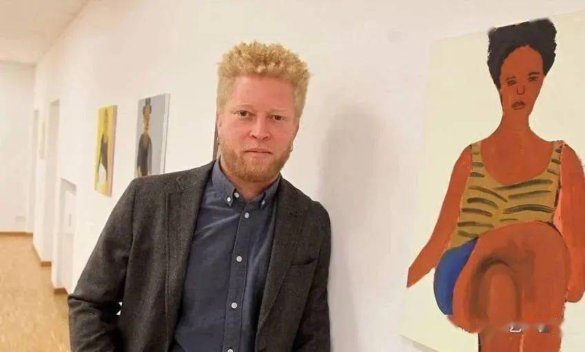 奥林匹奥)1986年出生于多哥洛美,现在生活居住在法国,他的主题并不是