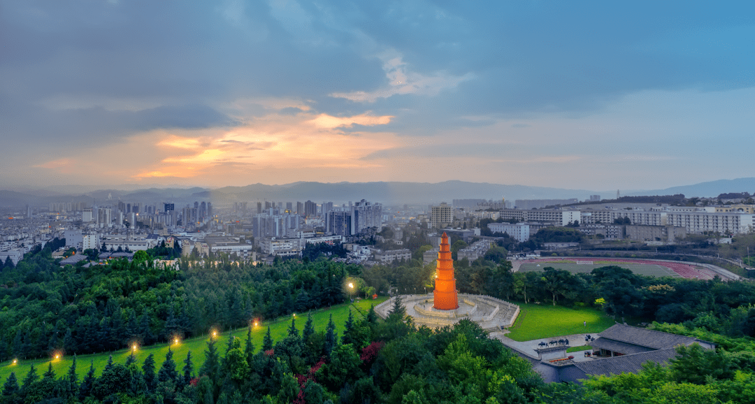 云南两地亮相美国纽约时报广场"中国屏"_玉溪_多个国家_昆明