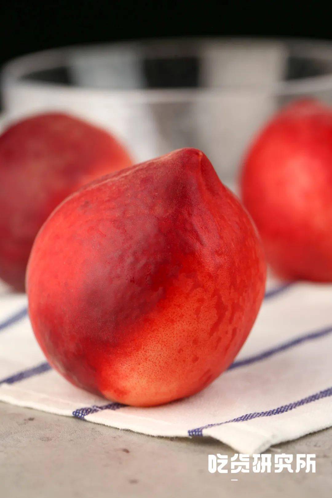 7月的新疆,能有多甜?_蟠桃_水蜜桃_天山