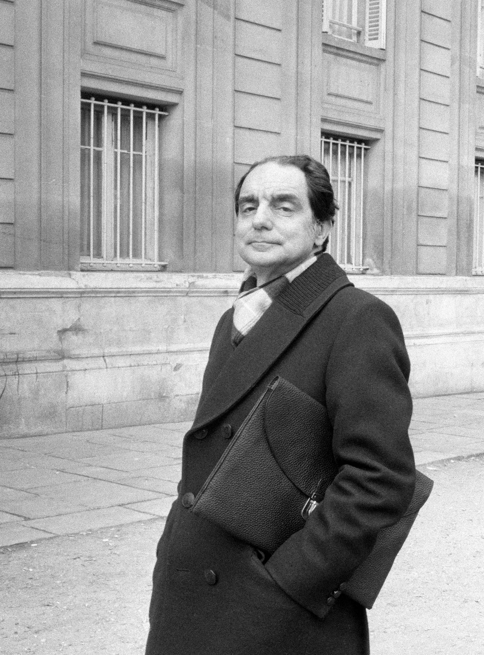 卡尔维诺不再写严肃小说,是因为"我们所生活的这个世界的恐怖"_切萨雷