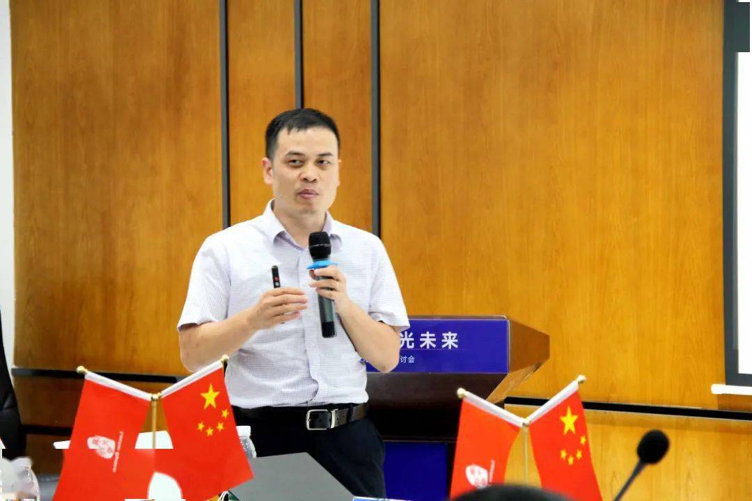 随后,由湖南大学段辉高教授,珑璟光电副总经理宋强博士,深圳大学微纳