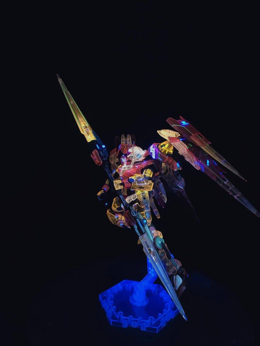 闪光的石榴石:mg三红彩透00r制作_公众_荧光_来稿