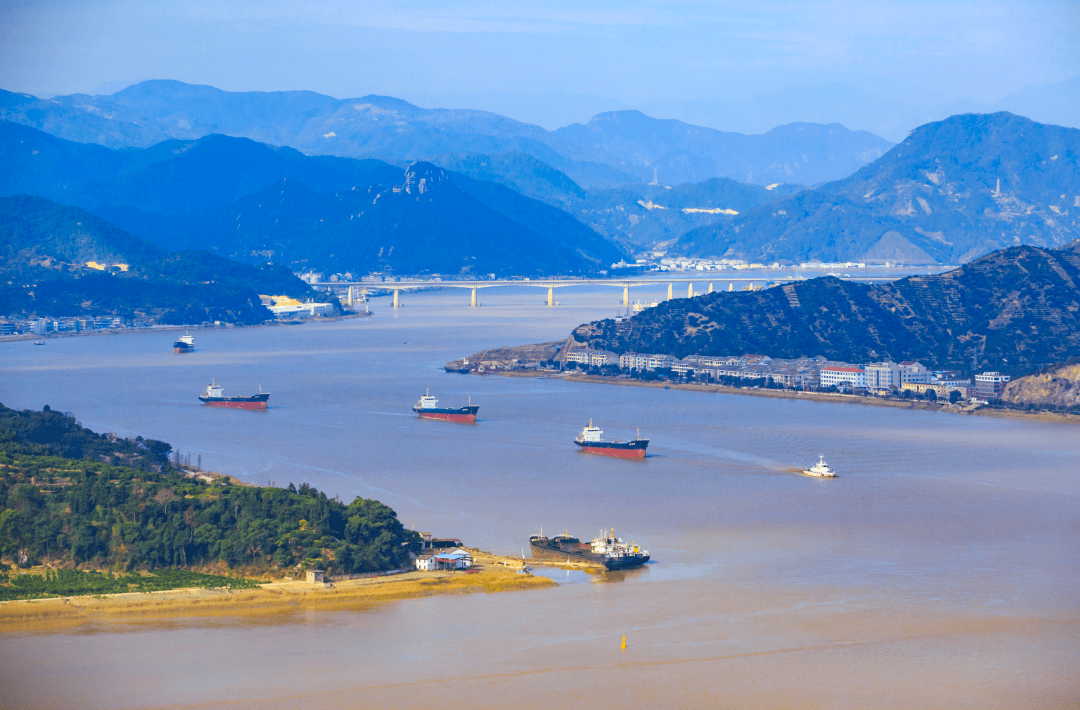 灵江两岸阔(涌泉镇,沿江镇) 徐继东4临海实体经济发达,综合实力