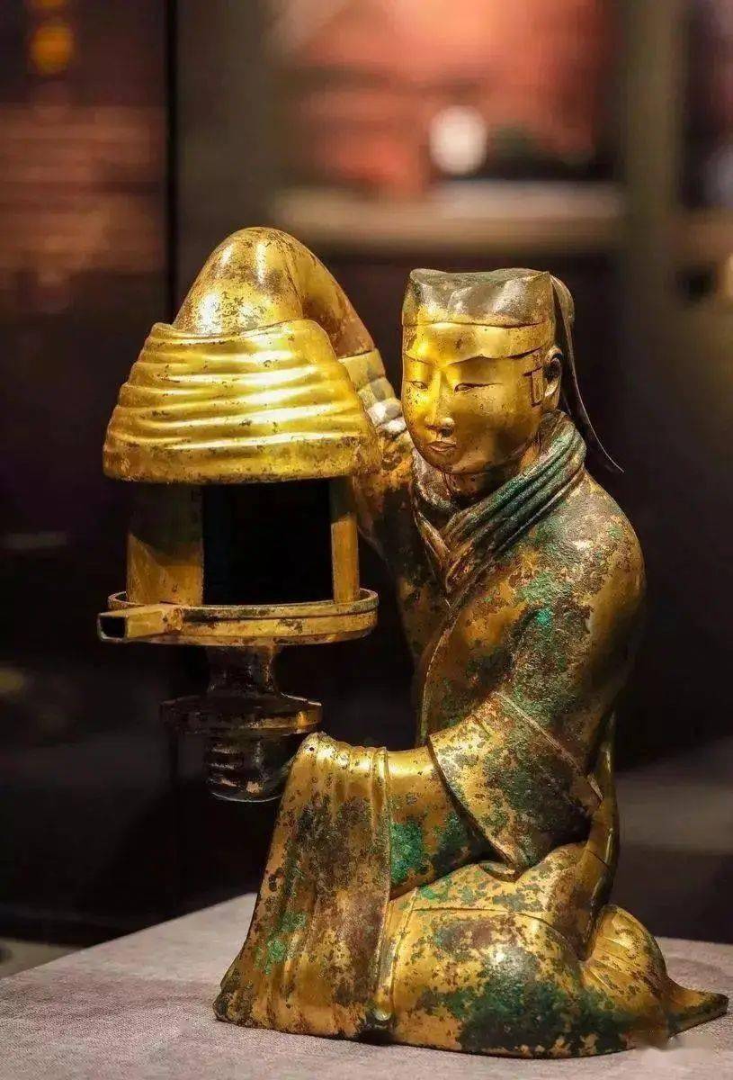 国宝鉴赏|西汉长信宫灯_灯罩_右臂_刘胜