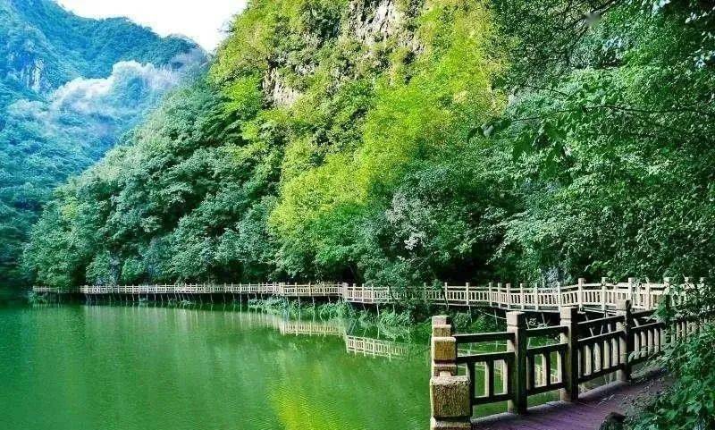 地址:湖北省十堰市房县野人谷镇特29号野人谷(洞)旅游区(aaaa)仙岛湖