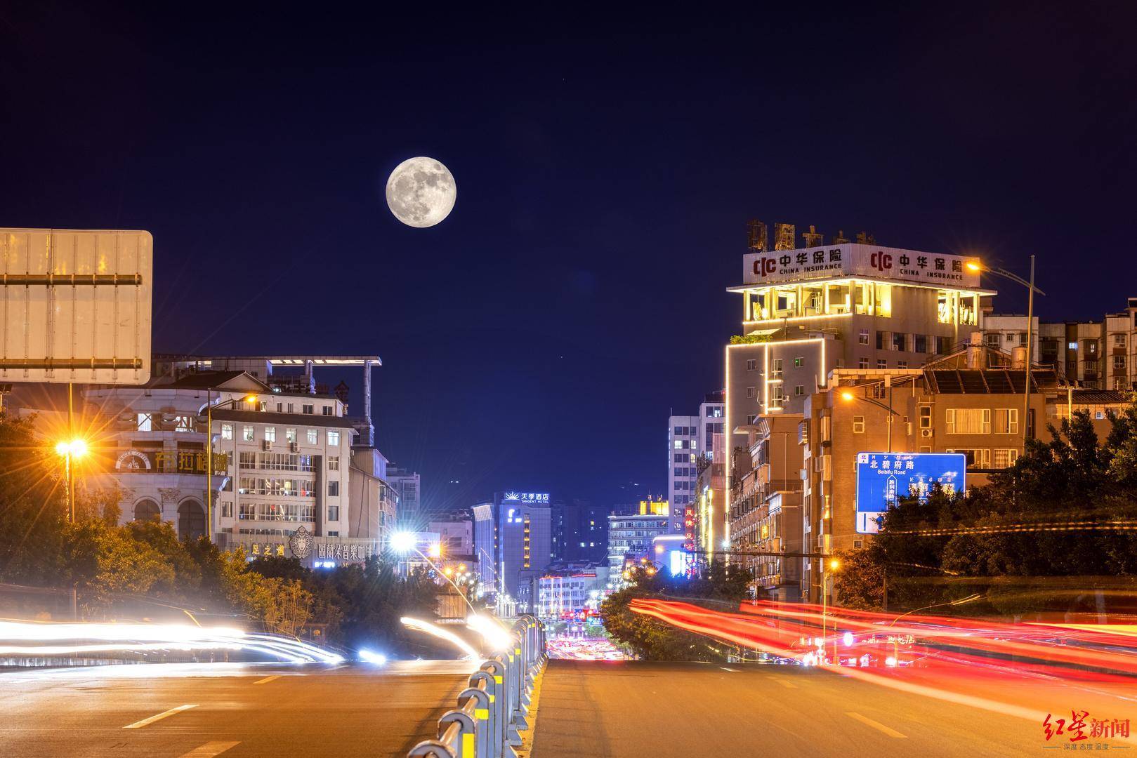 高清多图超级月亮照亮月城西昌02又大又圆刷爆朋友圈