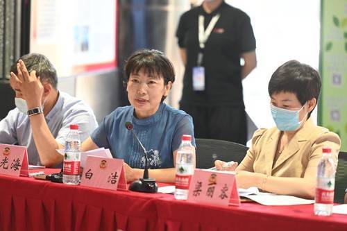 (记者 张佳琪 李京 马嘉悦 贾宁)7月15日上午,"讲好中国式商量故事"