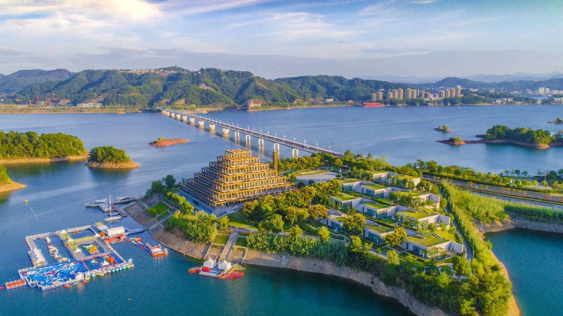 千岛湖进贤湾豪华游艇观光