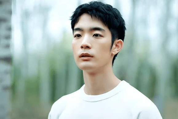 她儿子叫刘恒甫,也是中戏毕业的.