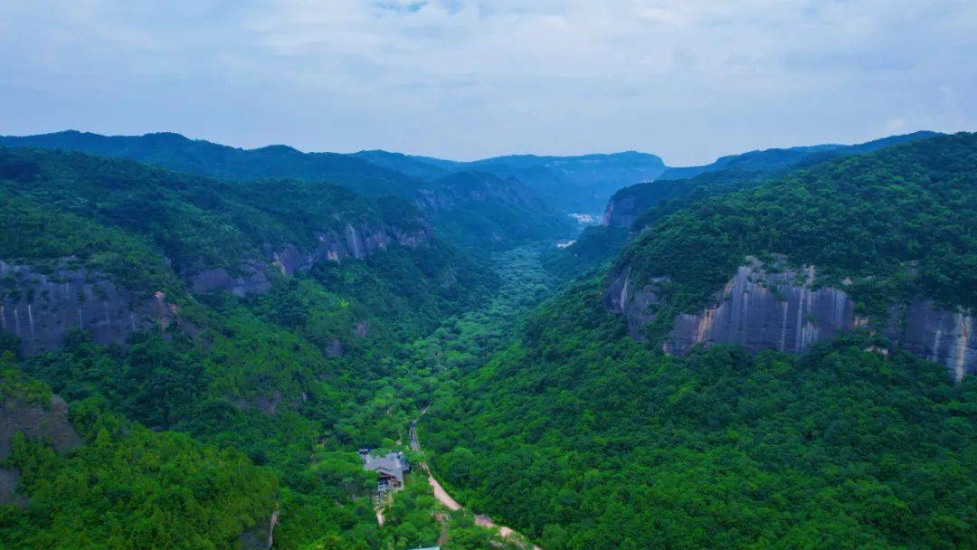 照金溪山胜境旅游景区图片