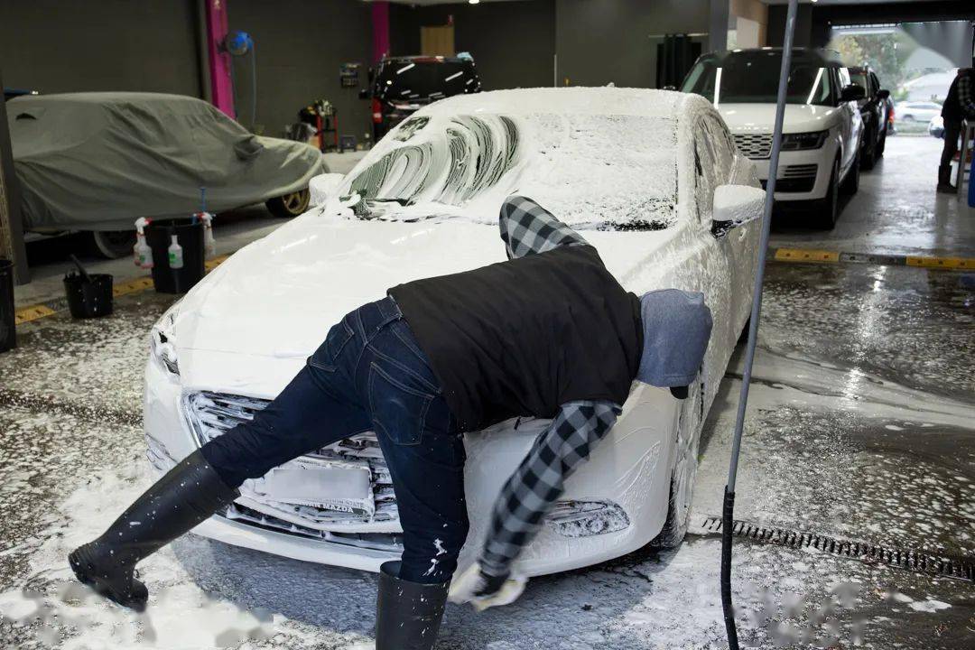 发现一家超棒的洗车店人工洗车限时优惠折后仅20脏车洗白白