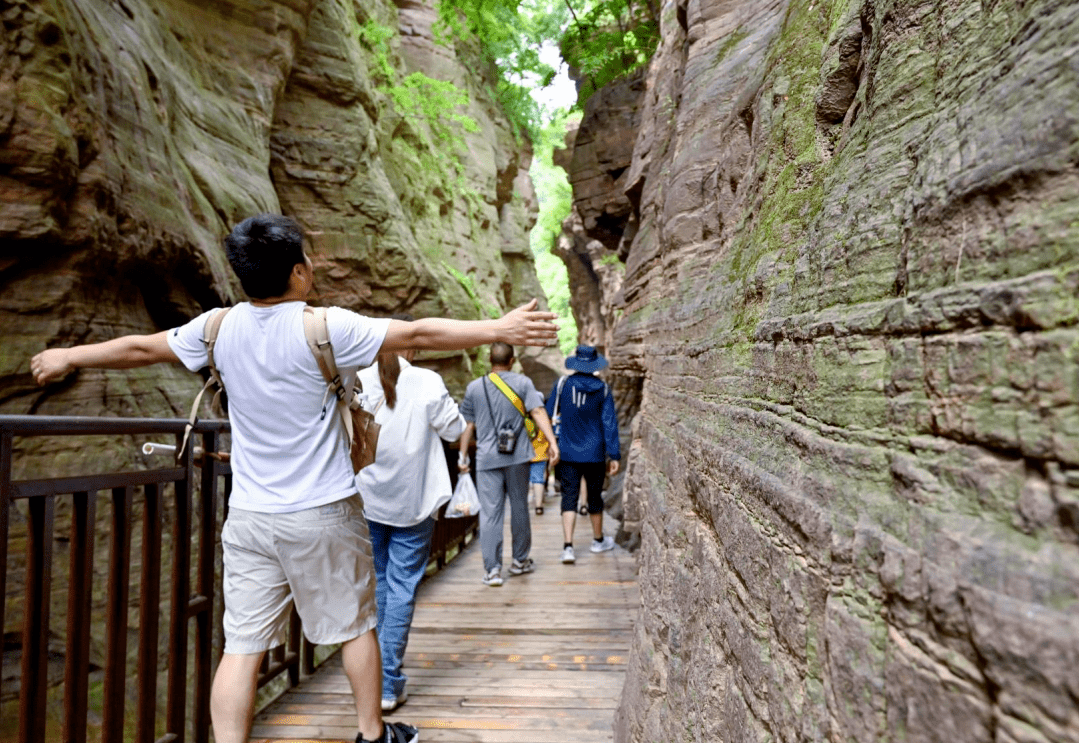 雨過天晴的龍潭大峽谷自帶濾鏡美成一幅畫