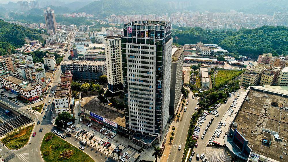 莞家对话篇东莞市樟木头镇党委书记黄淦洪坚决打赢违建治理攻坚战