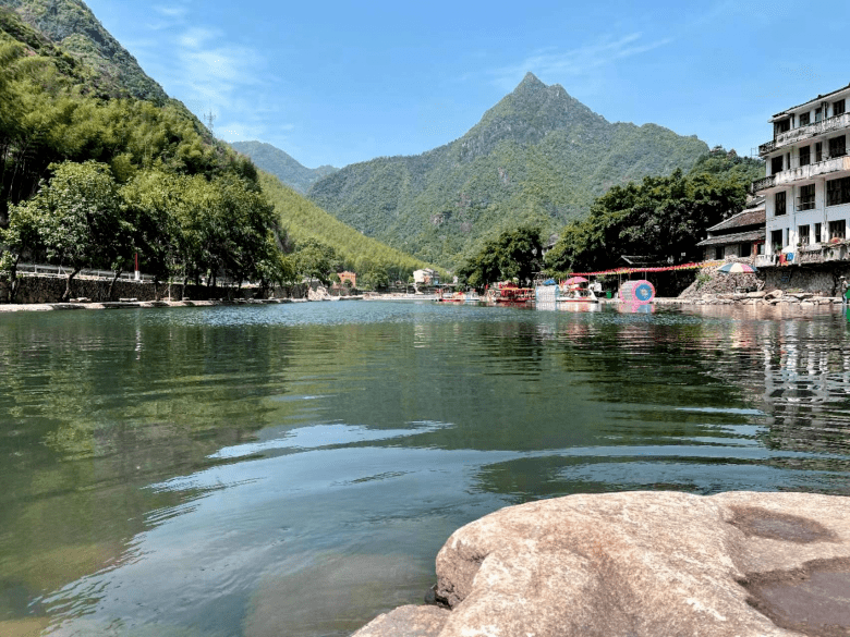 平阳这个村绝了有美景美食还有天然大泳池